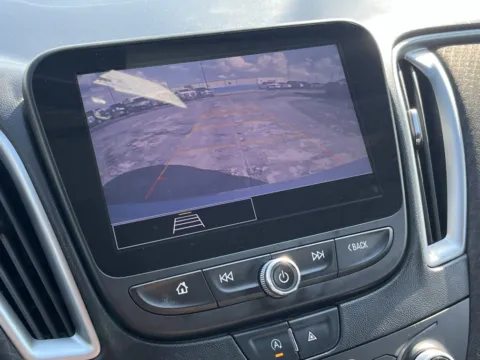 More photos of 2022 Chevrolet Malibu LT at Auto Boutique Texas, TX