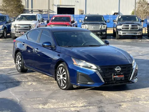 Another view of 2023 Nissan Altima 2.5 S for sale in Alvin, TX at Auto Boutique Texas