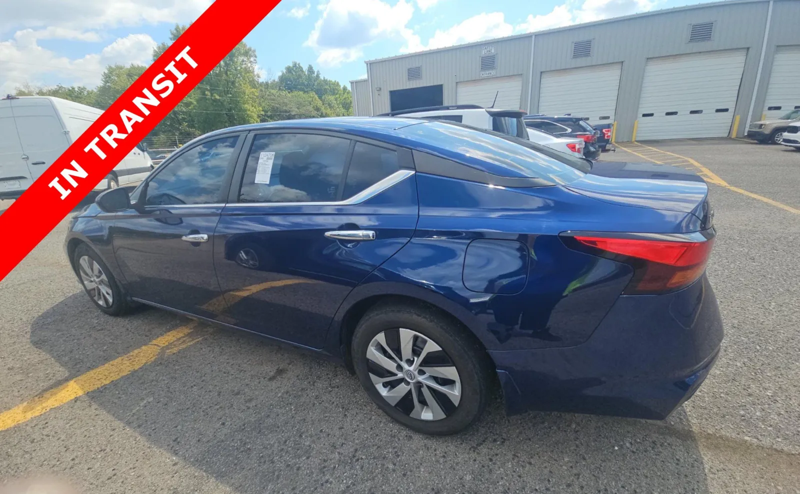 Nissan Altima photo 3