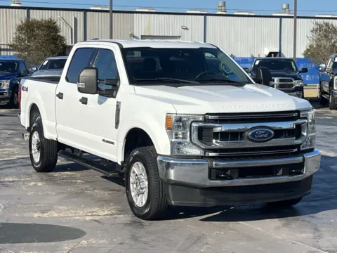 Another view of 2022 Ford Super Duty F-250 SRW XLT for sale in Alvin, TX at Auto Boutique Texas