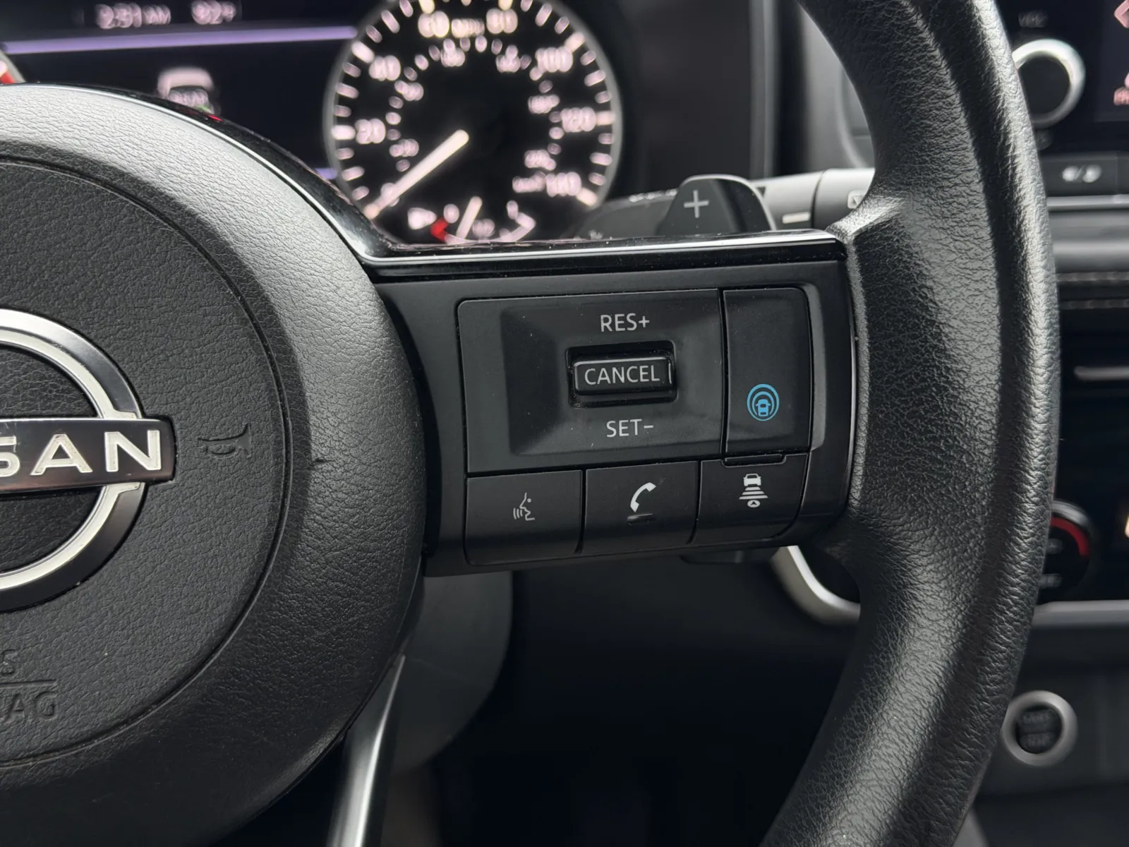 Nissan Rogue photo 8
