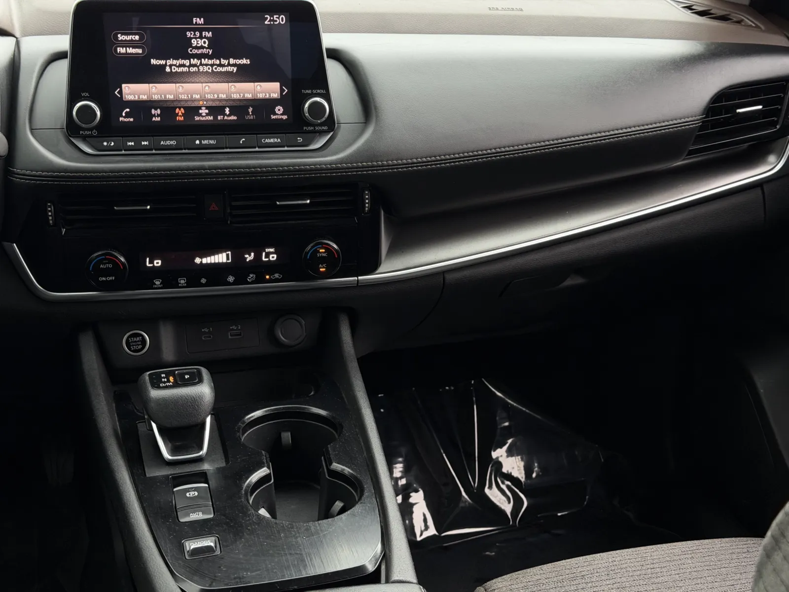 Nissan Rogue photo 18