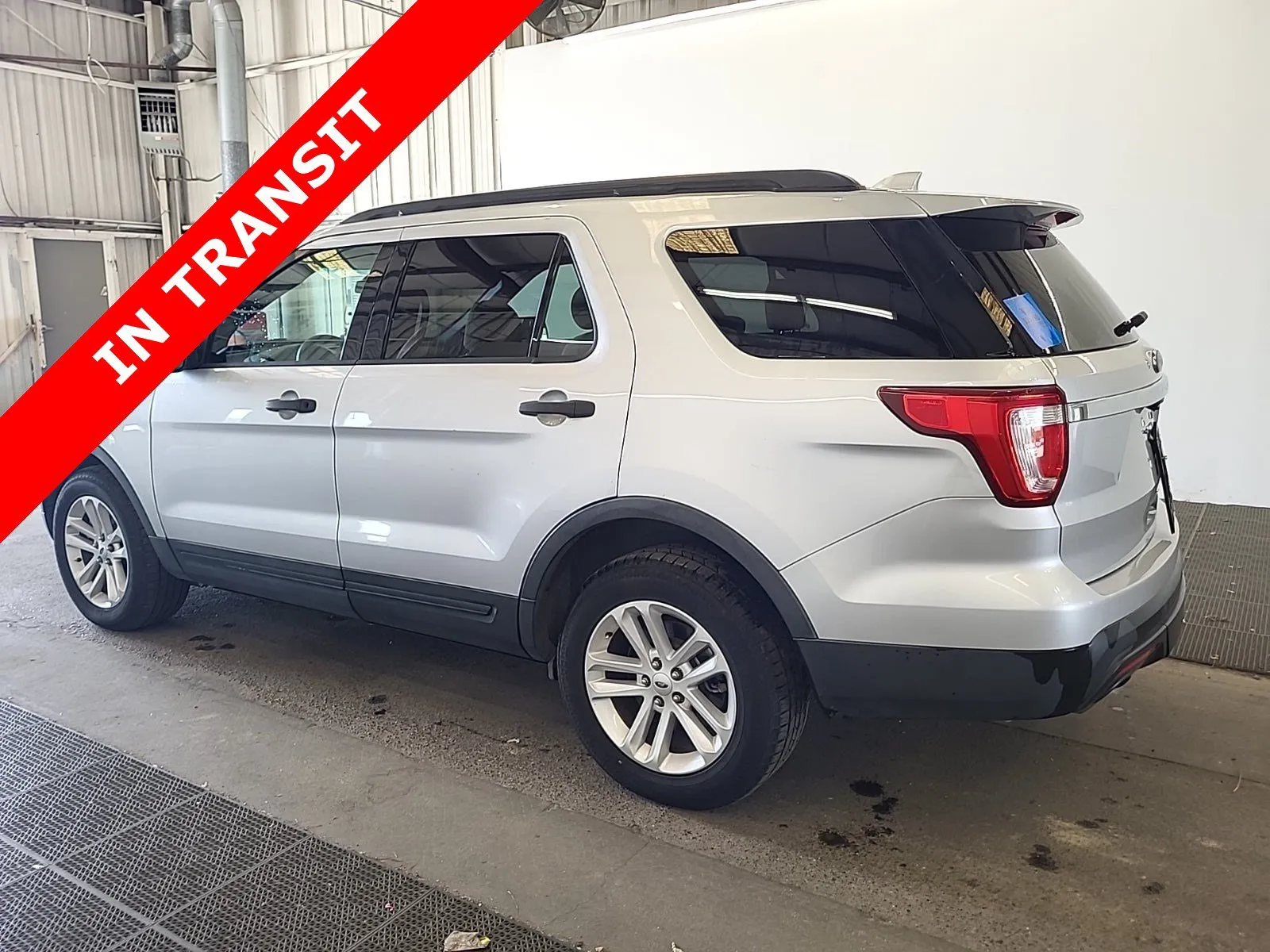 Ford Explorer photo 4