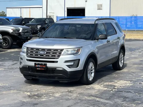 Photos of 2016 Ford Explorer for sale in Alvin, TX at Auto Boutique Texas