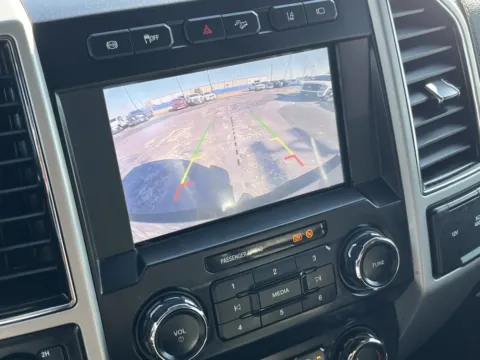 More photos of 2020 Ford Super Duty F-250 SRW LARIAT at Auto Boutique Texas, TX