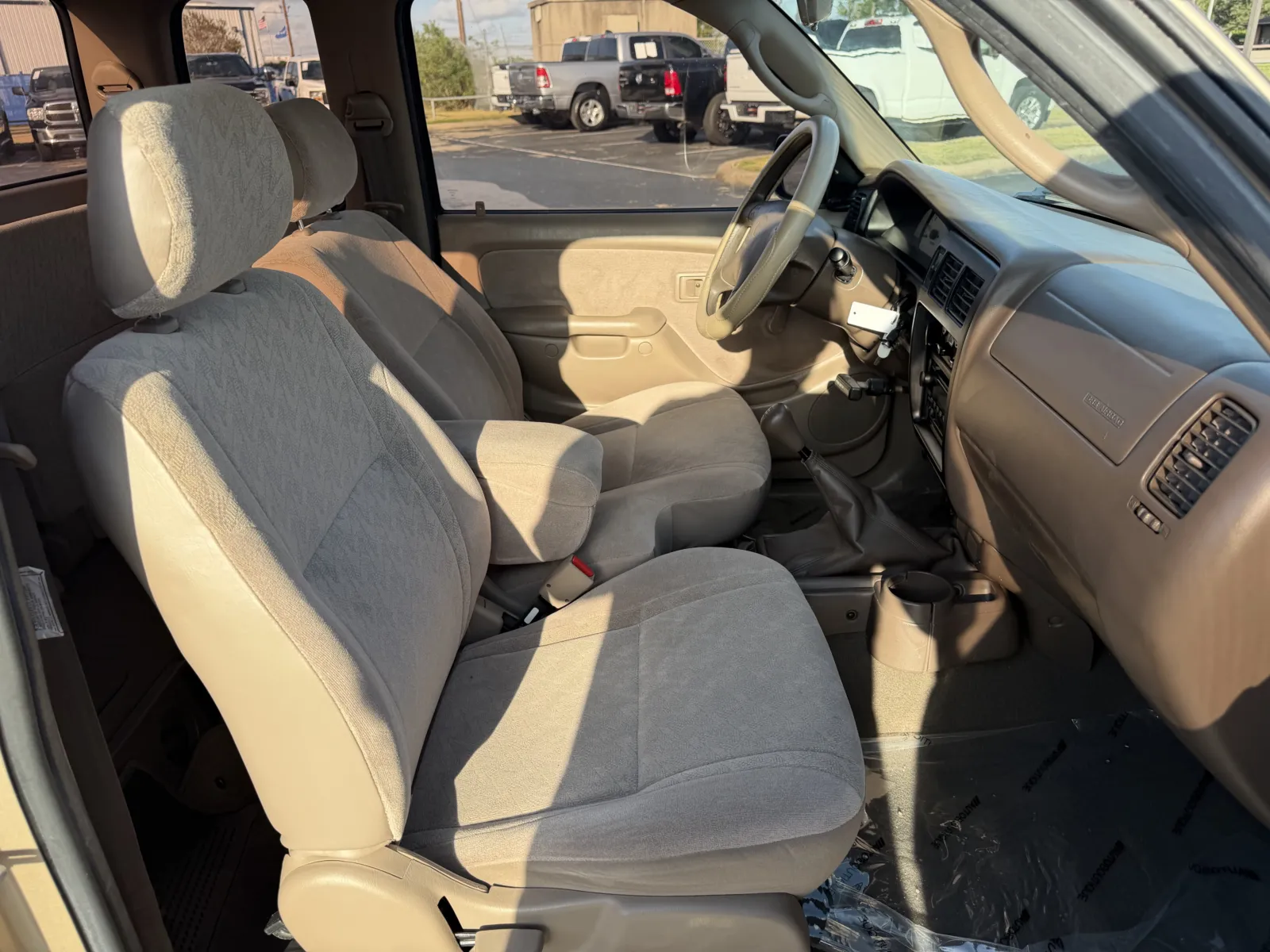 Toyota Tacoma photo 19