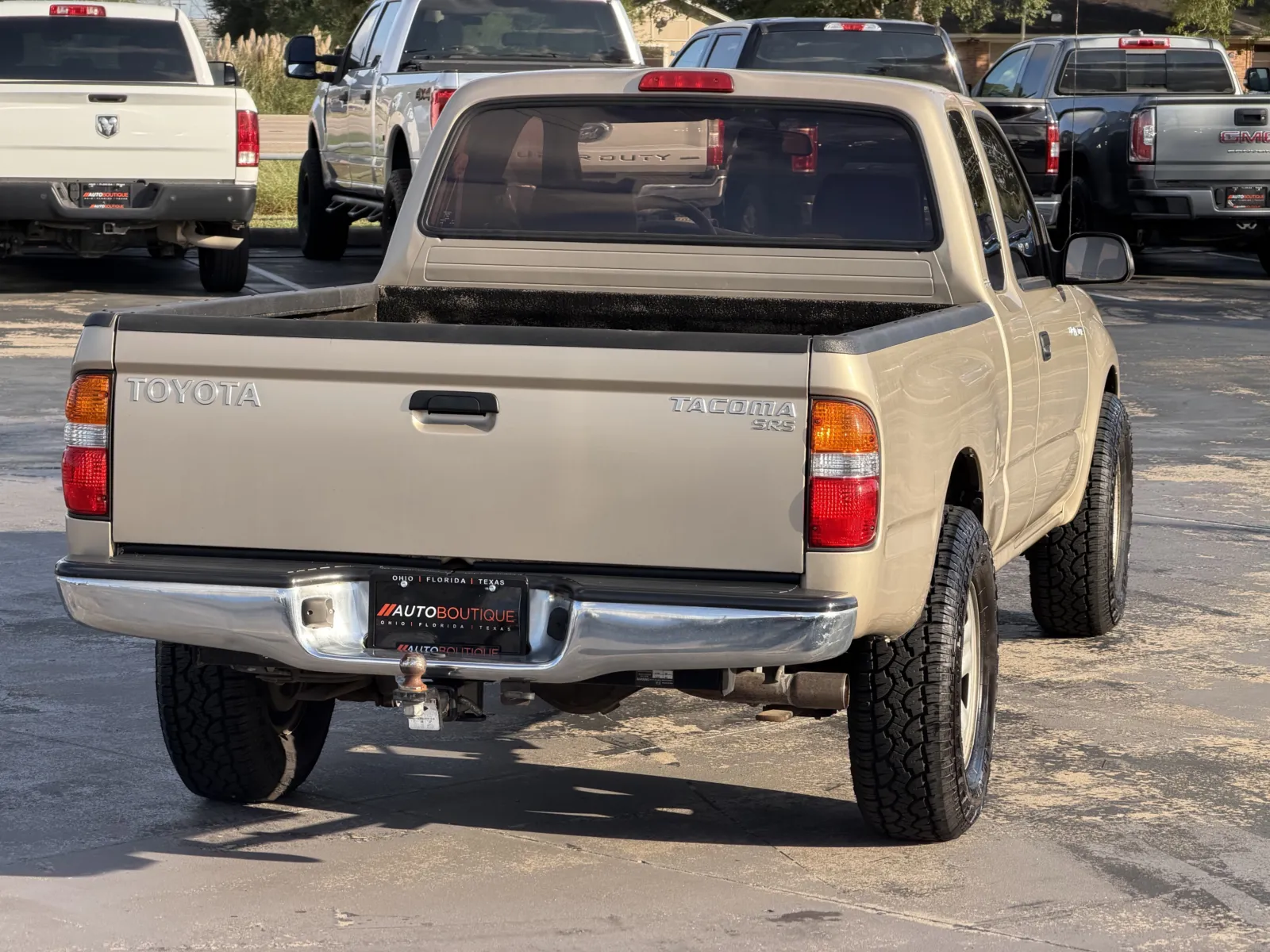 Toyota Tacoma photo 9