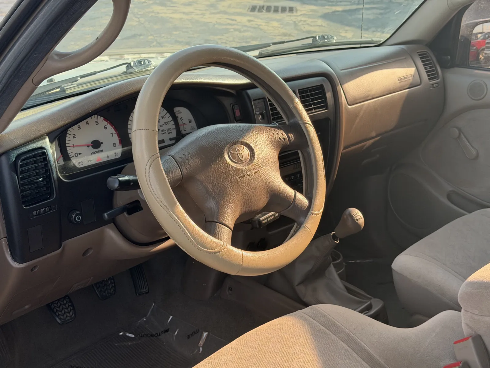 Toyota Tacoma photo 12