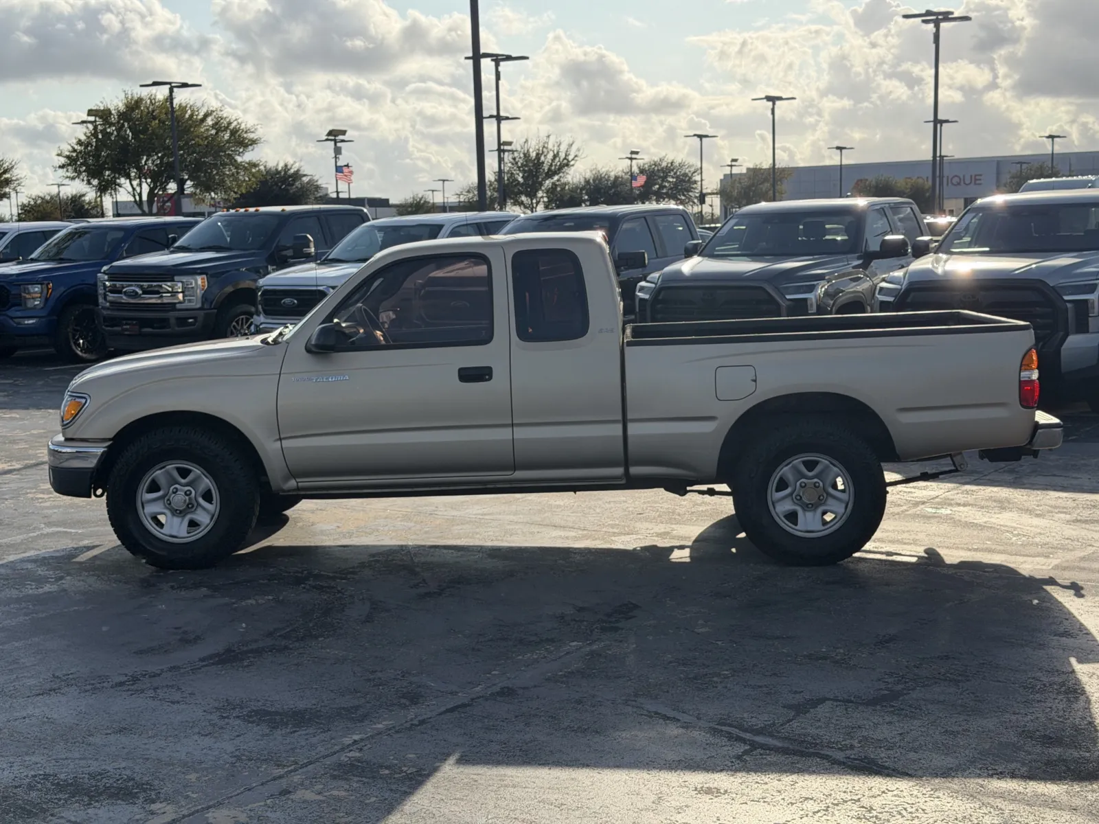 Toyota Tacoma photo 10