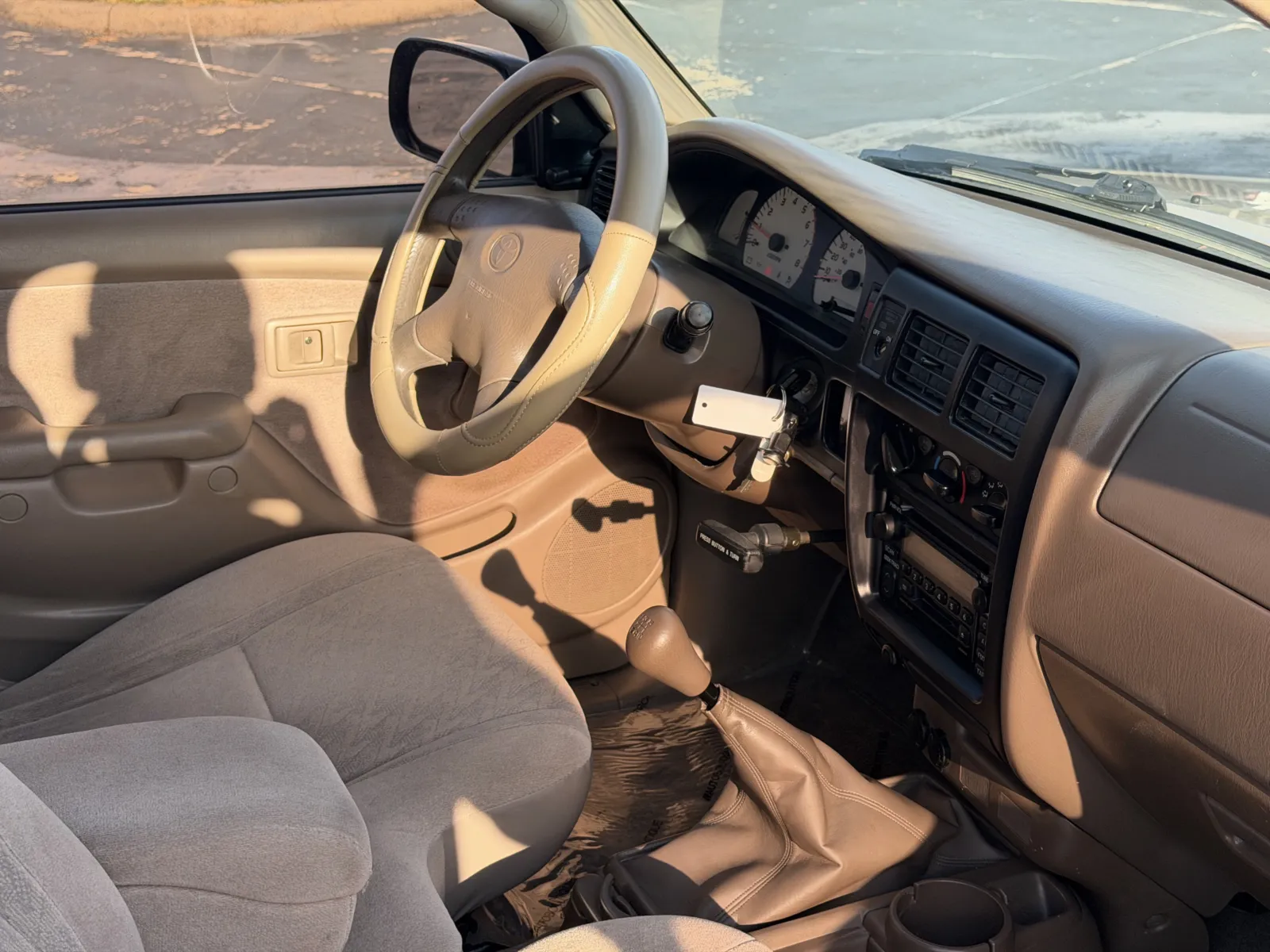 Toyota Tacoma photo 11