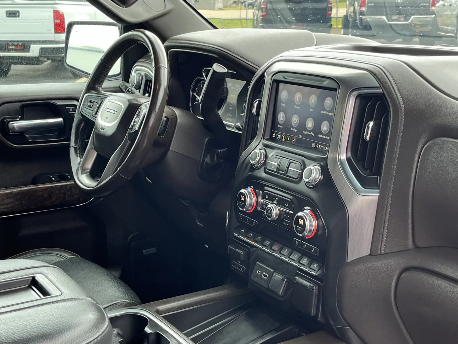 GMC Sierra photo 14