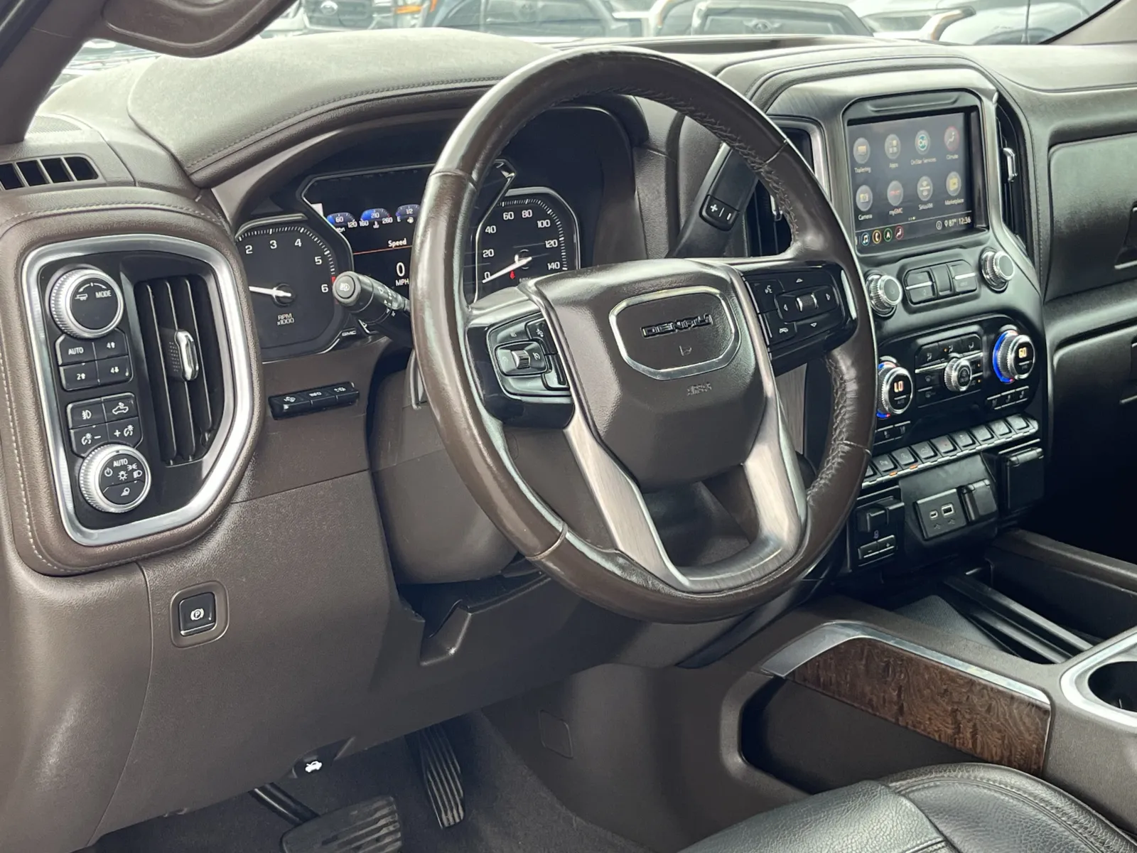 GMC Sierra photo 13