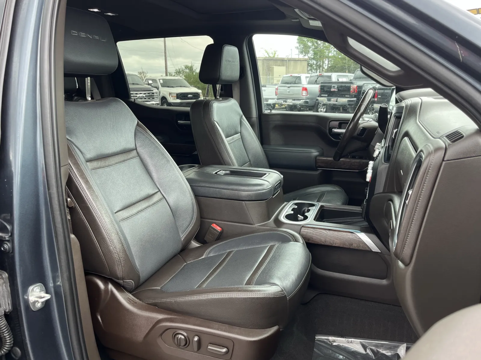 GMC Sierra photo 26