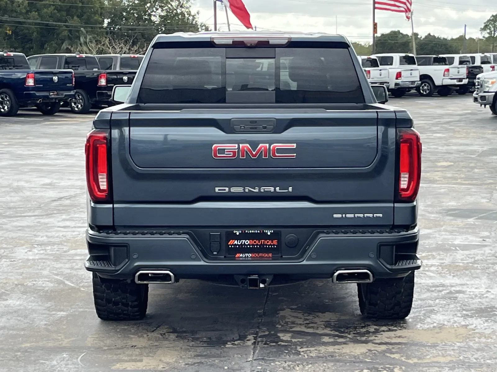 GMC Sierra photo 9
