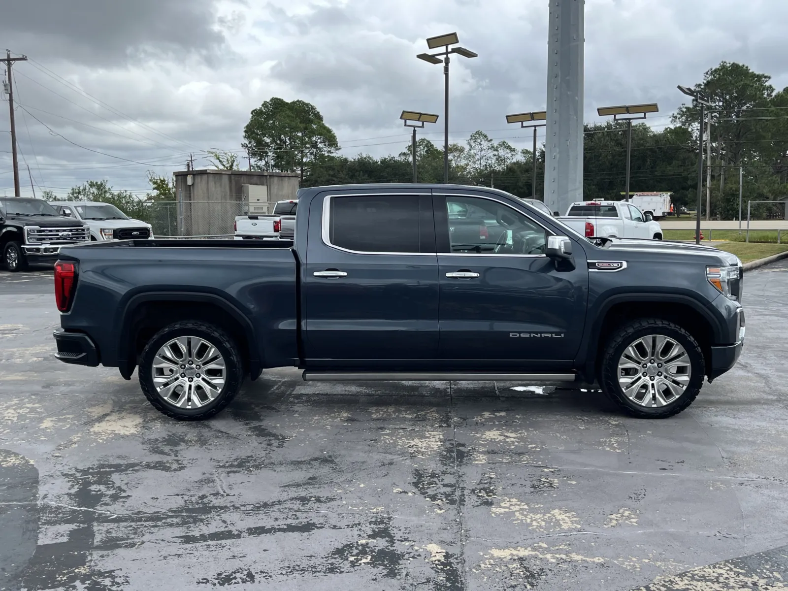GMC Sierra photo 12