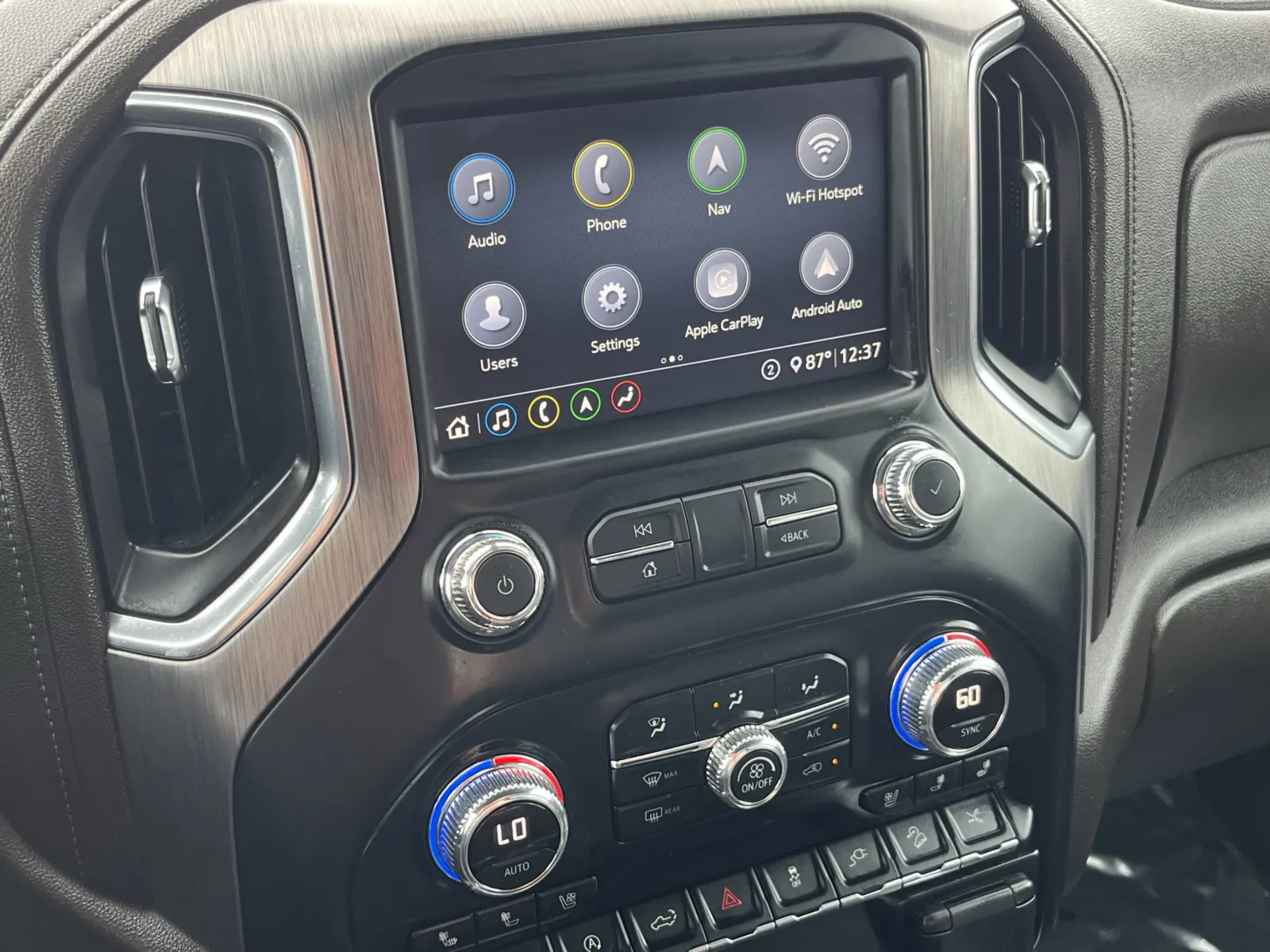 GMC Sierra photo 7