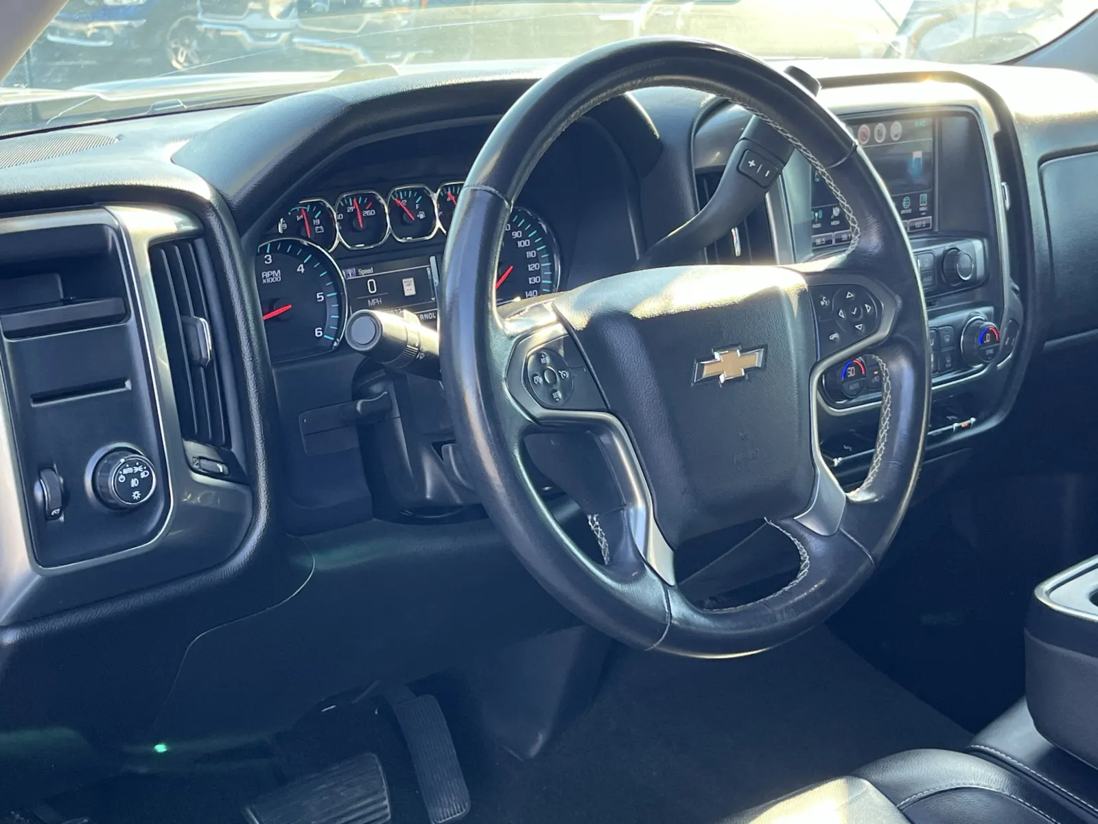 Chevrolet Silverado photo 12