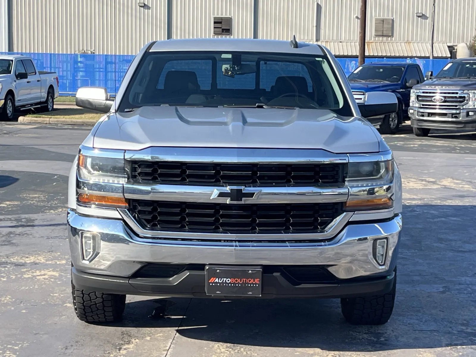 Chevrolet Silverado photo 4