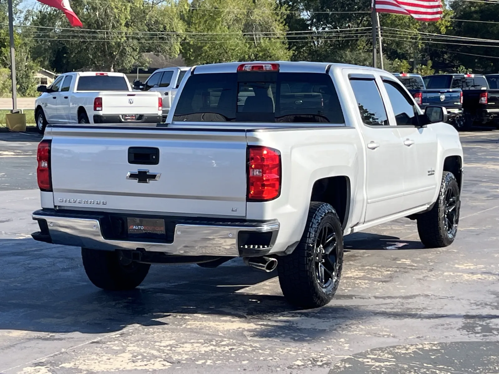 Chevrolet Silverado photo 9