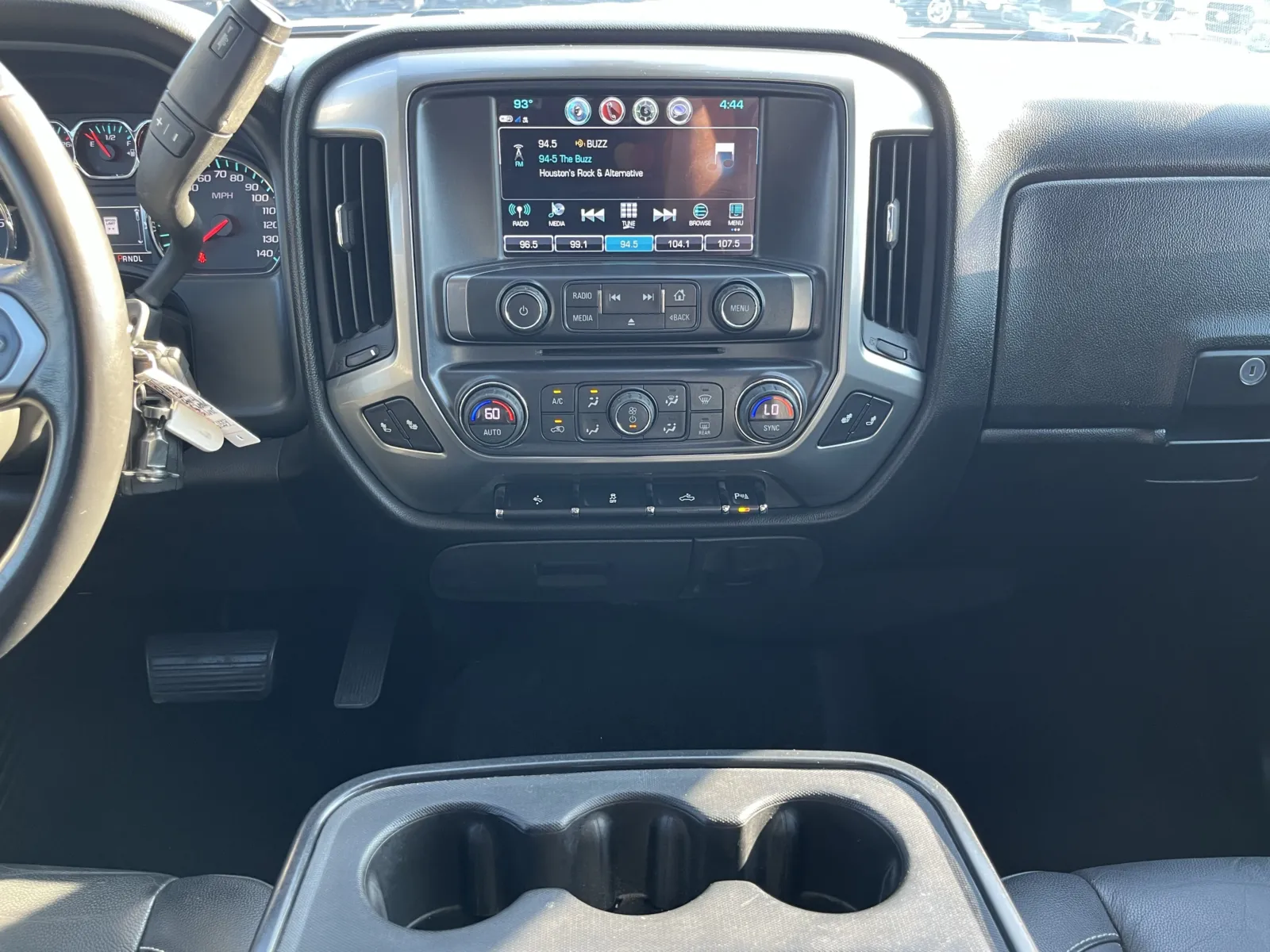 Chevrolet Silverado photo 21