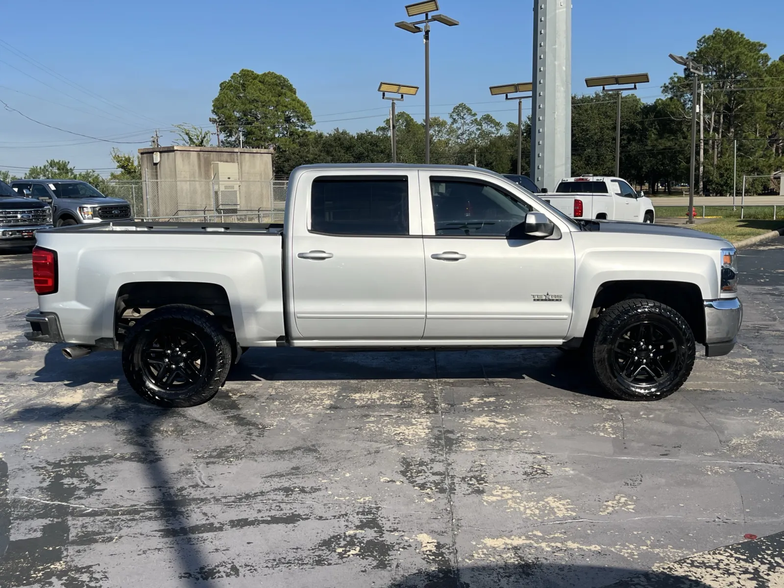 Chevrolet Silverado photo 11