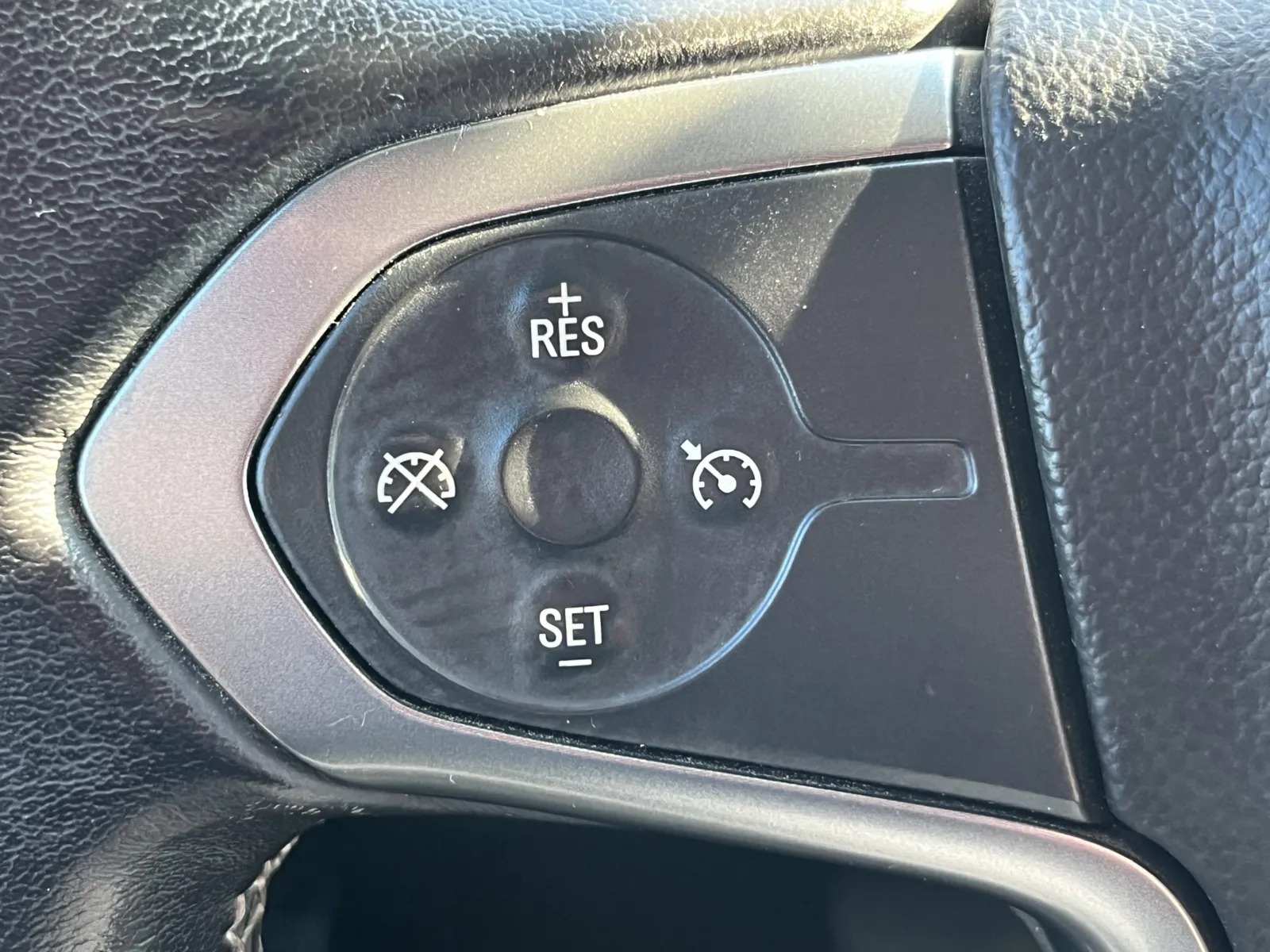 Chevrolet Silverado photo 16