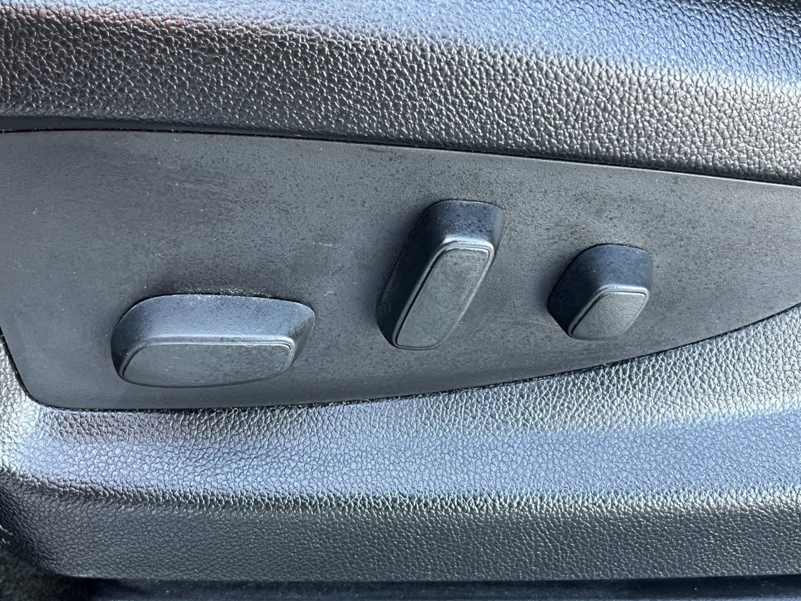 Chevrolet Silverado photo 23