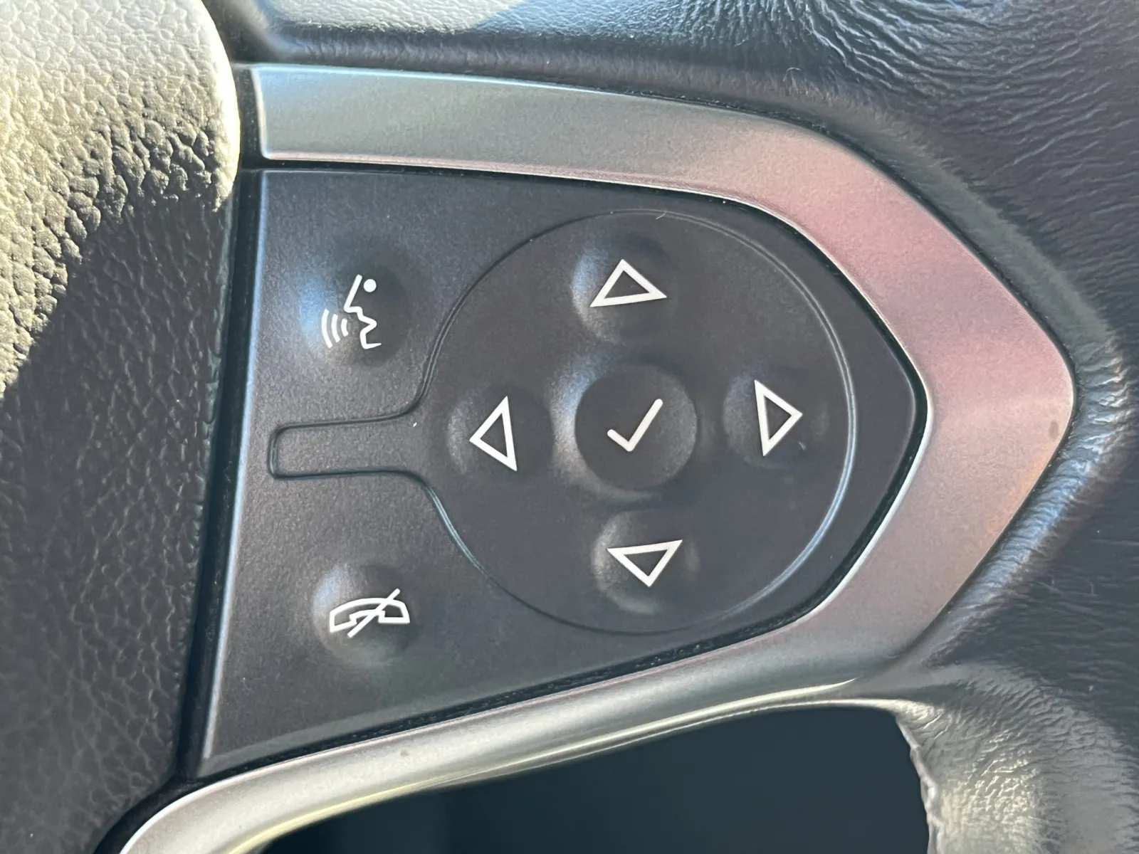 Chevrolet Silverado photo 17