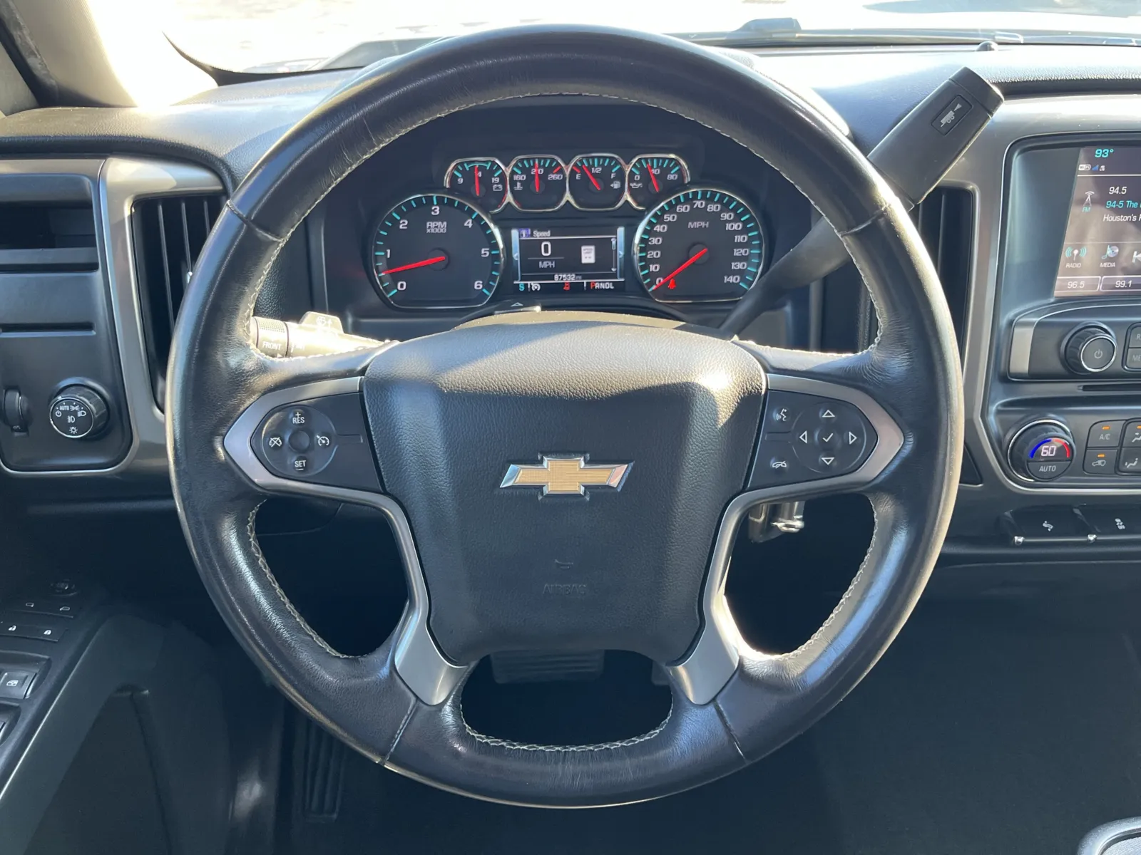 Chevrolet Silverado photo 15