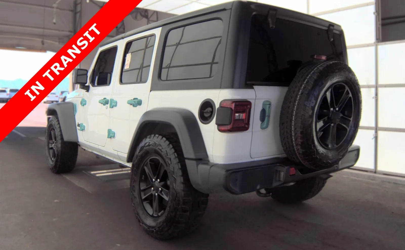 Jeep Wrangler photo 4