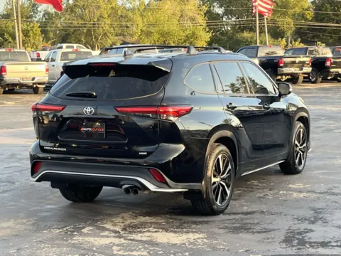 Another view of 2021 Toyota Highlander XSE for sale in Alvin, TX at Auto Boutique Texas
