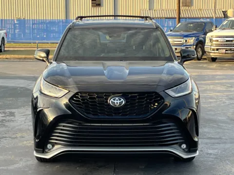 More photos of 2021 Toyota Highlander XSE at Auto Boutique Texas, TX