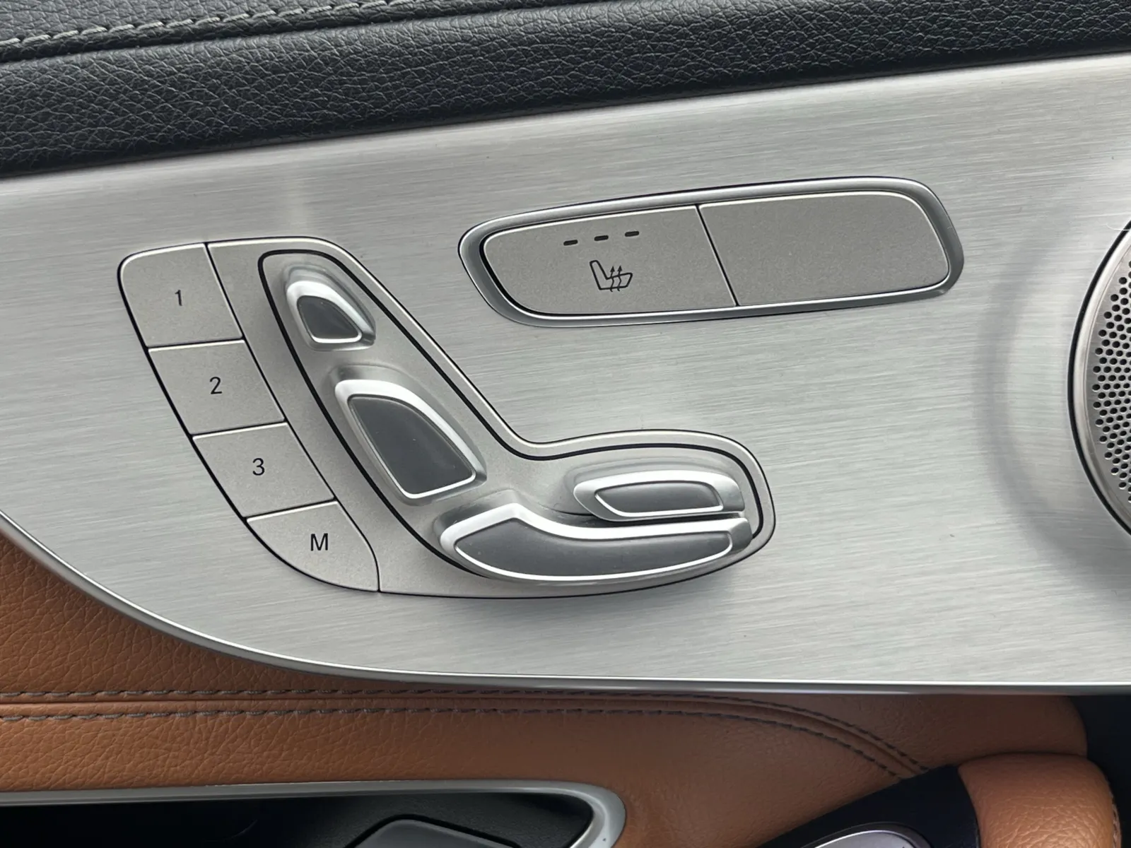 Mercedes-Benz C-Class photo 24