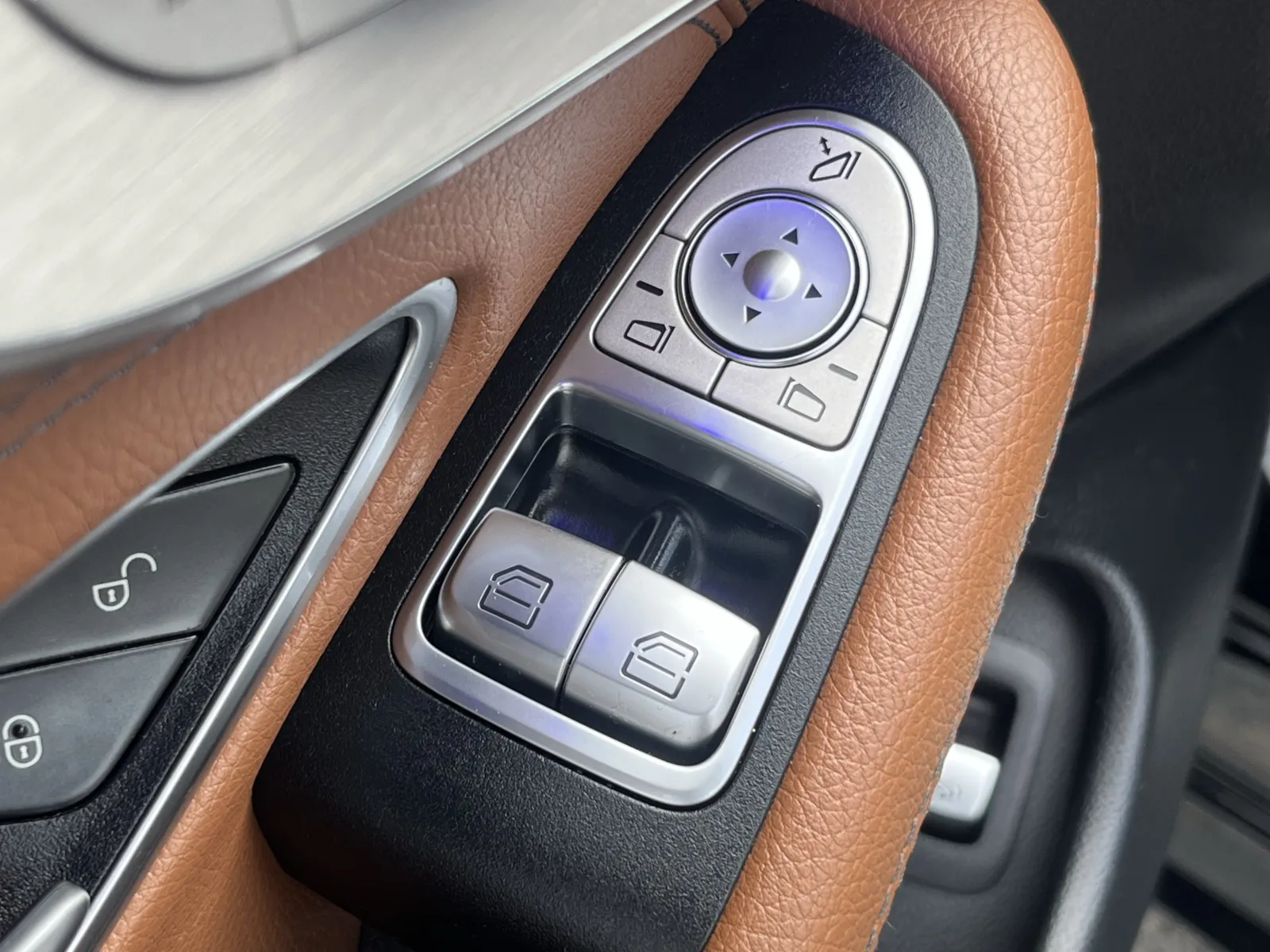 Mercedes-Benz C-Class photo 23