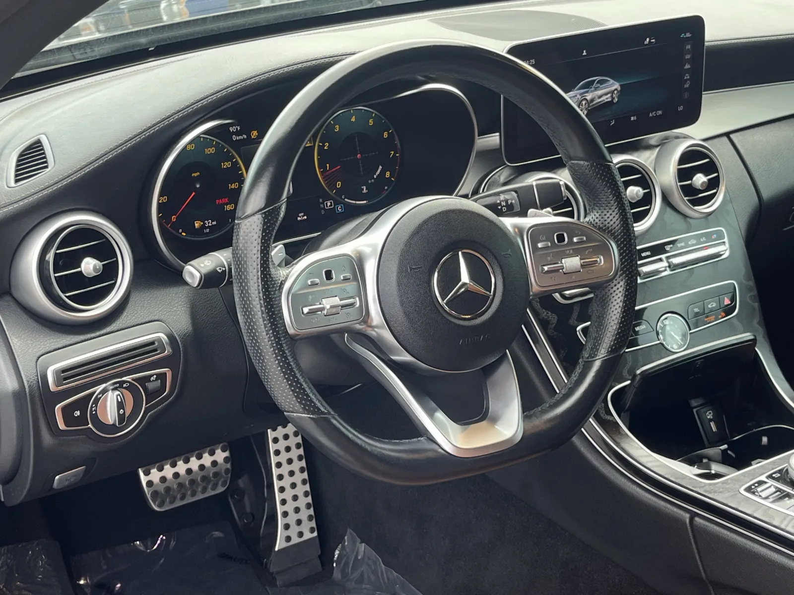 Mercedes-Benz C-Class photo 13