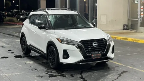 White 2023 Nissan Kicks SR for sale in Alvin, TX