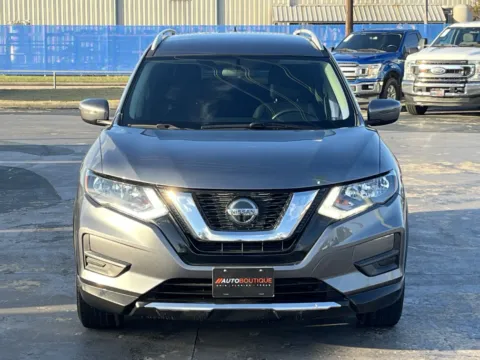 More photos of 2018 Nissan Rogue SV at Auto Boutique Texas, TX