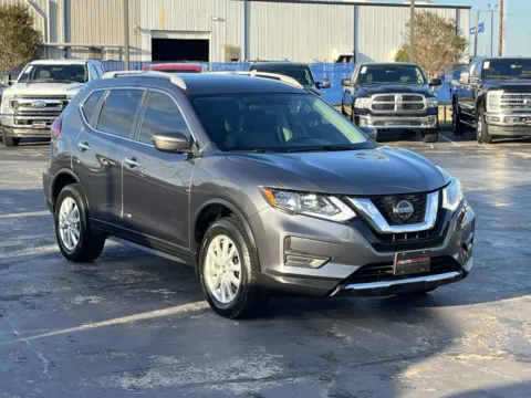 Another view of 2018 Nissan Rogue SV for sale in Alvin, TX at Auto Boutique Texas