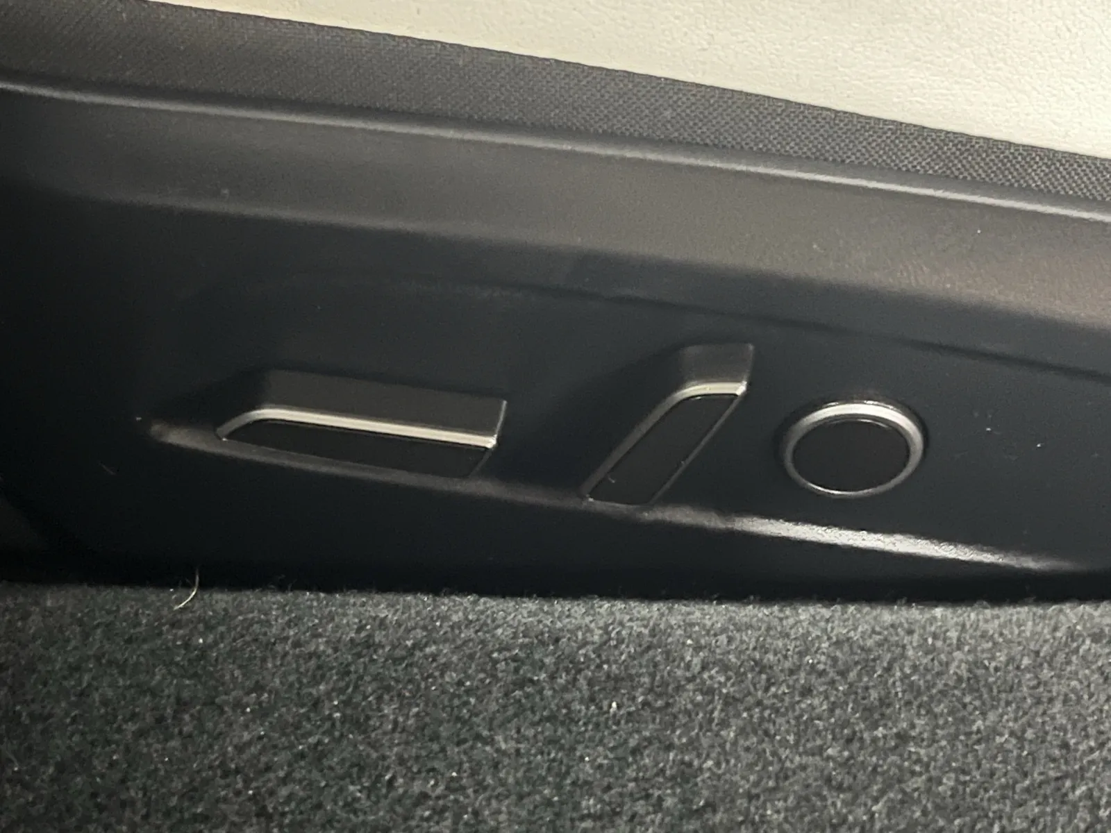 Tesla Model 3 photo 23