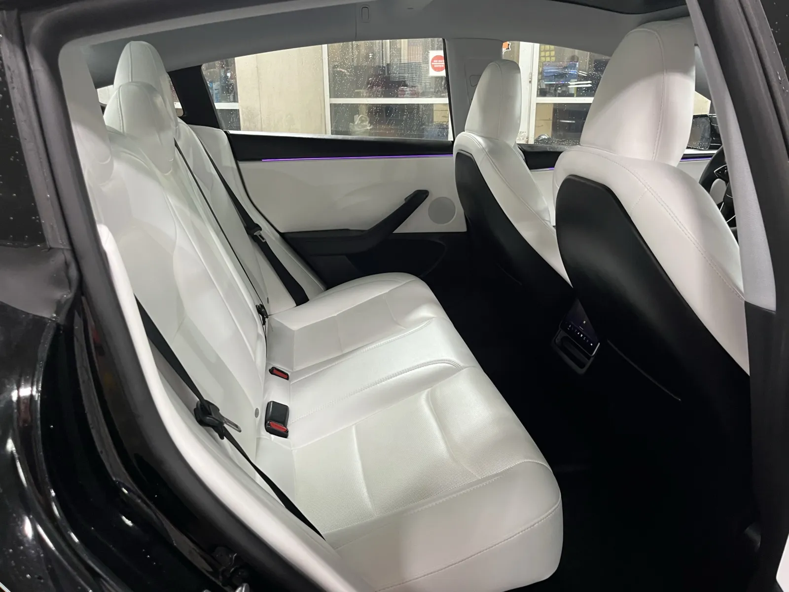 Tesla Model 3 photo 27