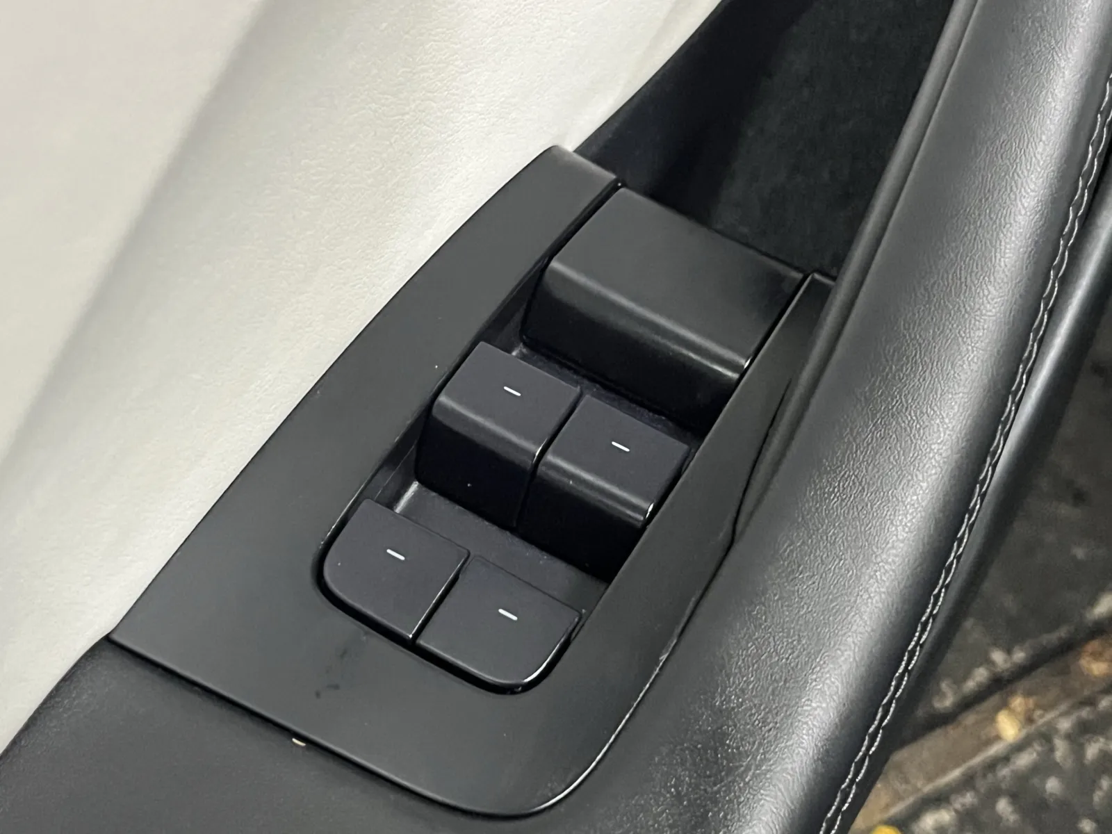 Tesla Model 3 photo 22