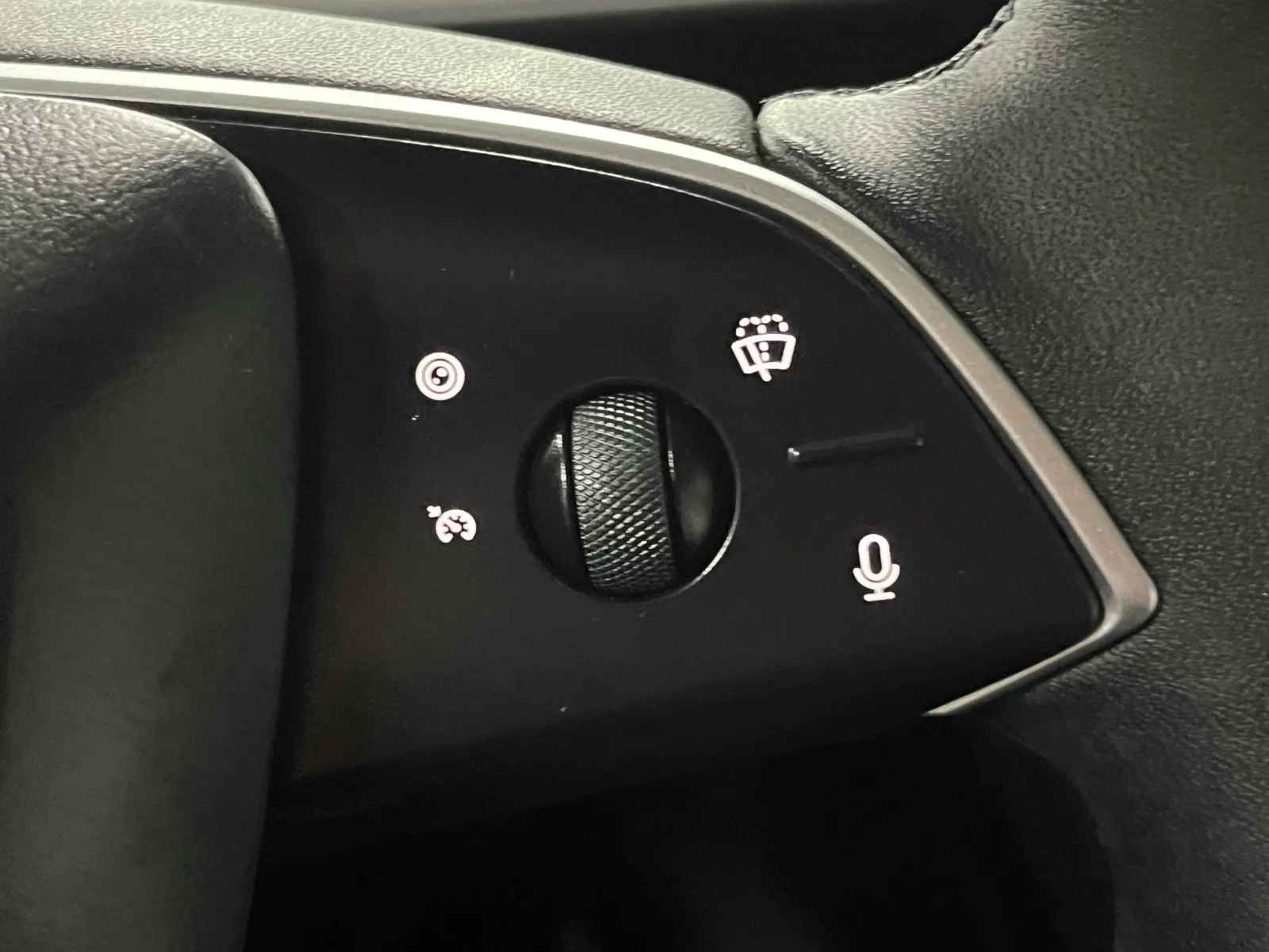 Tesla Model 3 photo 18