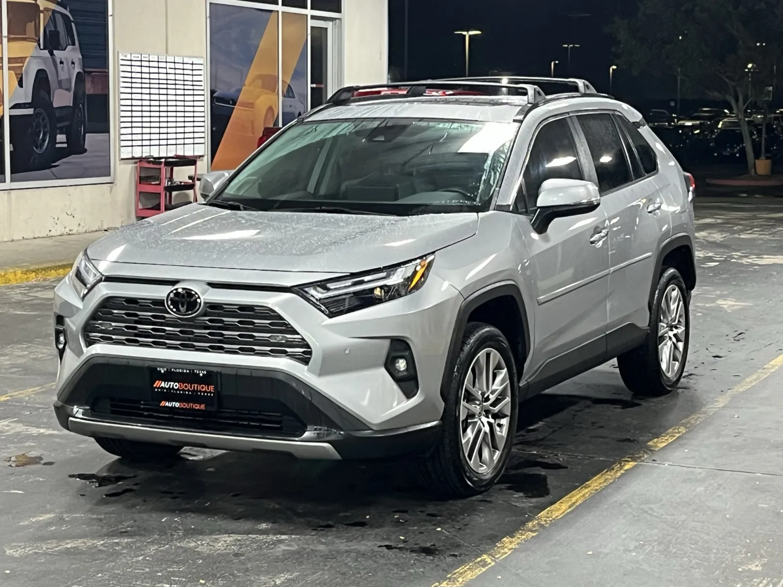 Toyota RAV4 photo 3