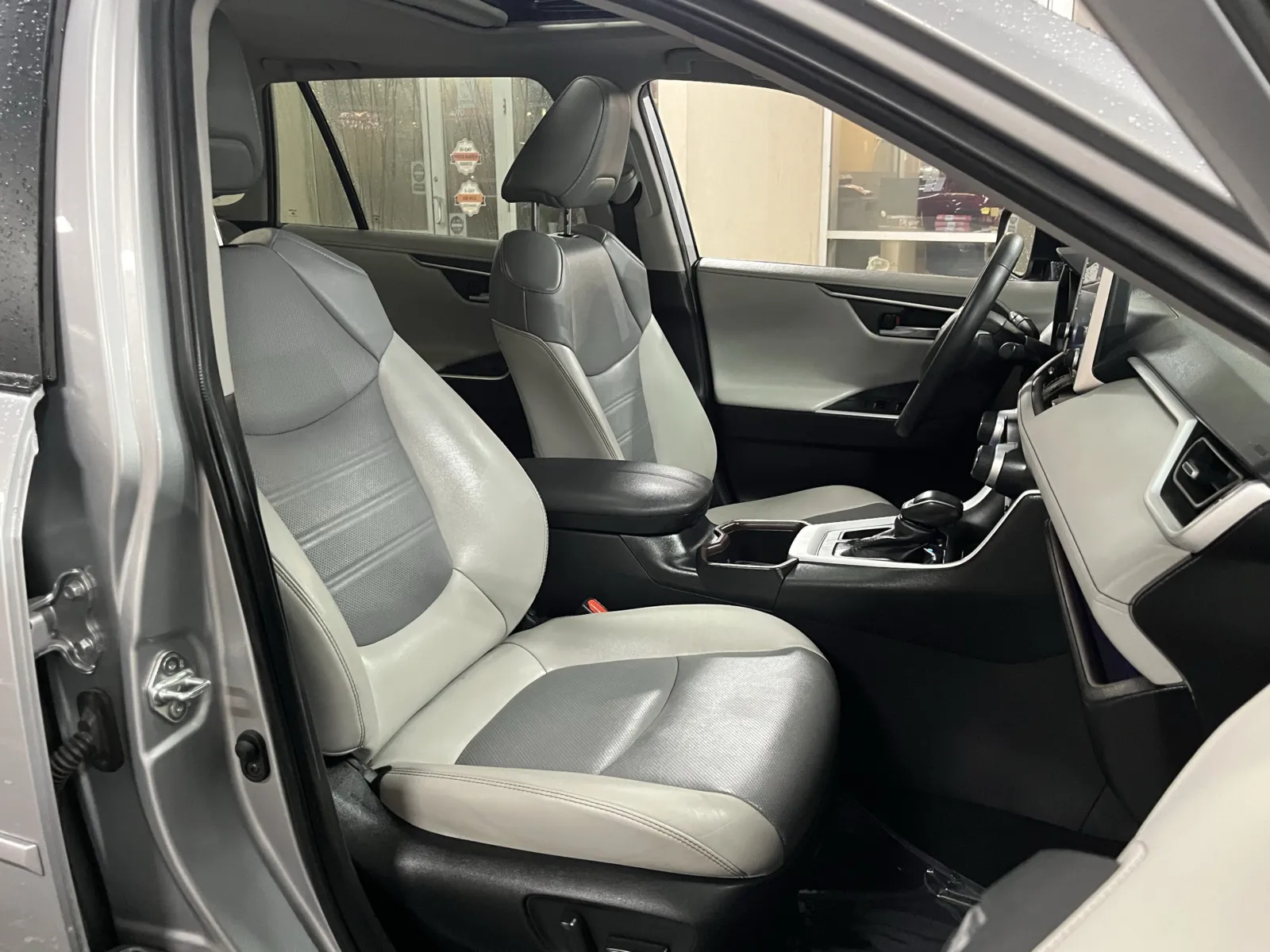 Toyota RAV4 photo 26