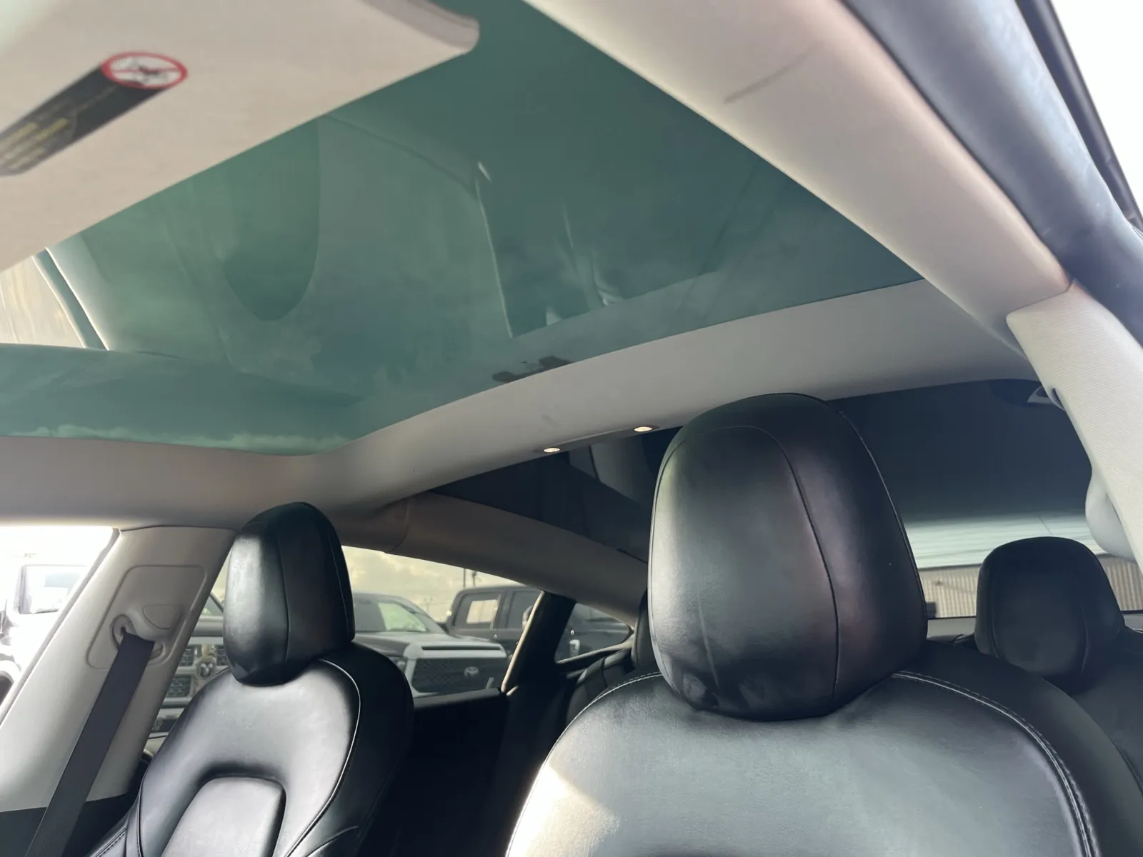 Tesla Model 3 photo 7