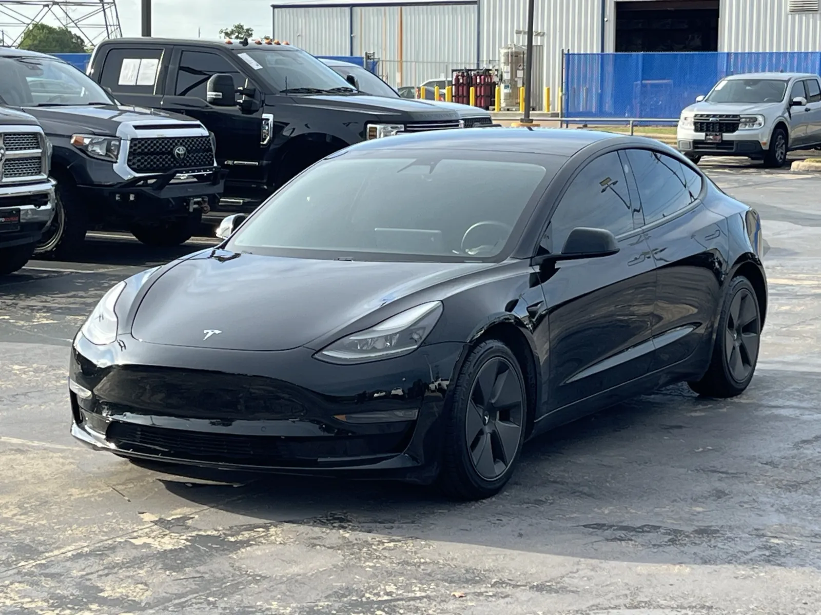 Tesla Model 3 photo 2