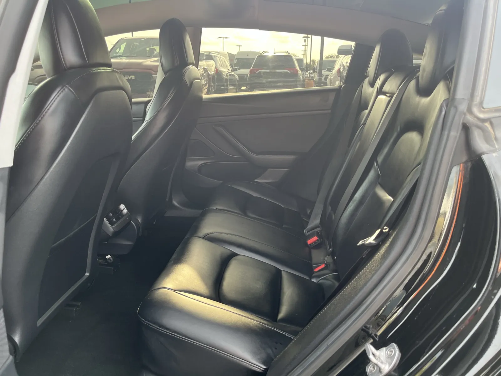 Tesla Model 3 photo 30