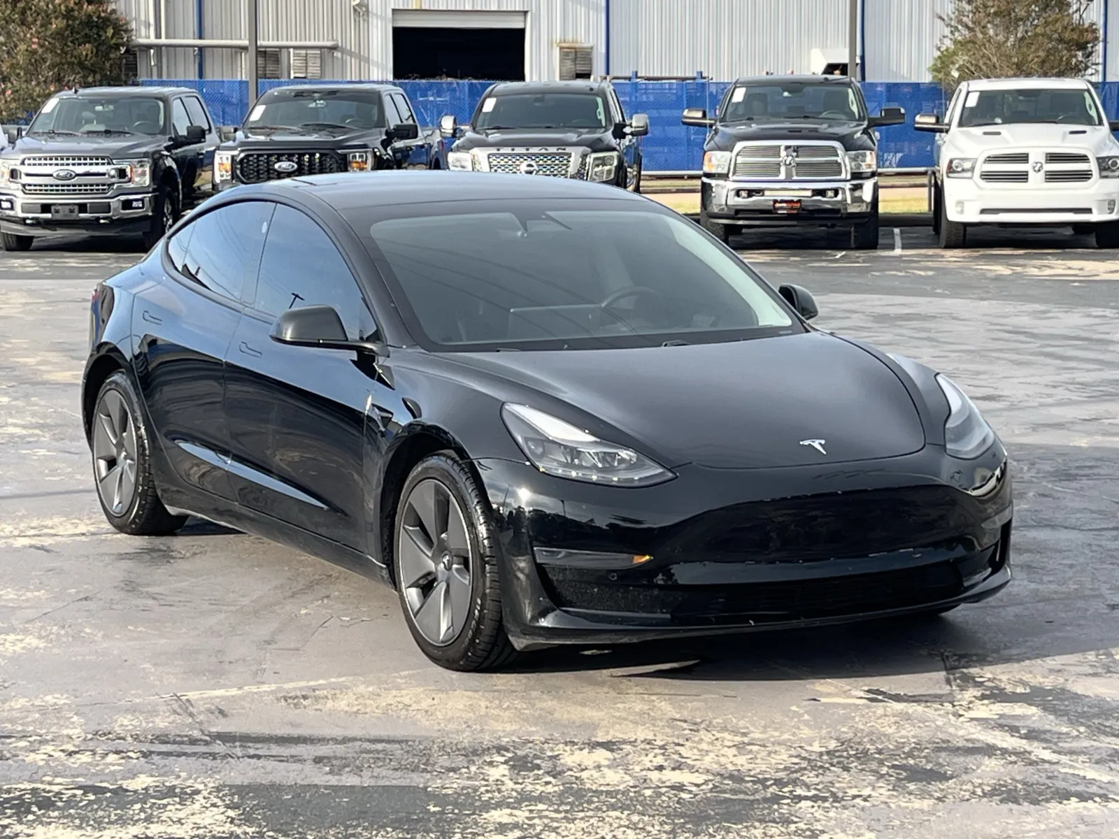 Tesla Model 3 photo 3