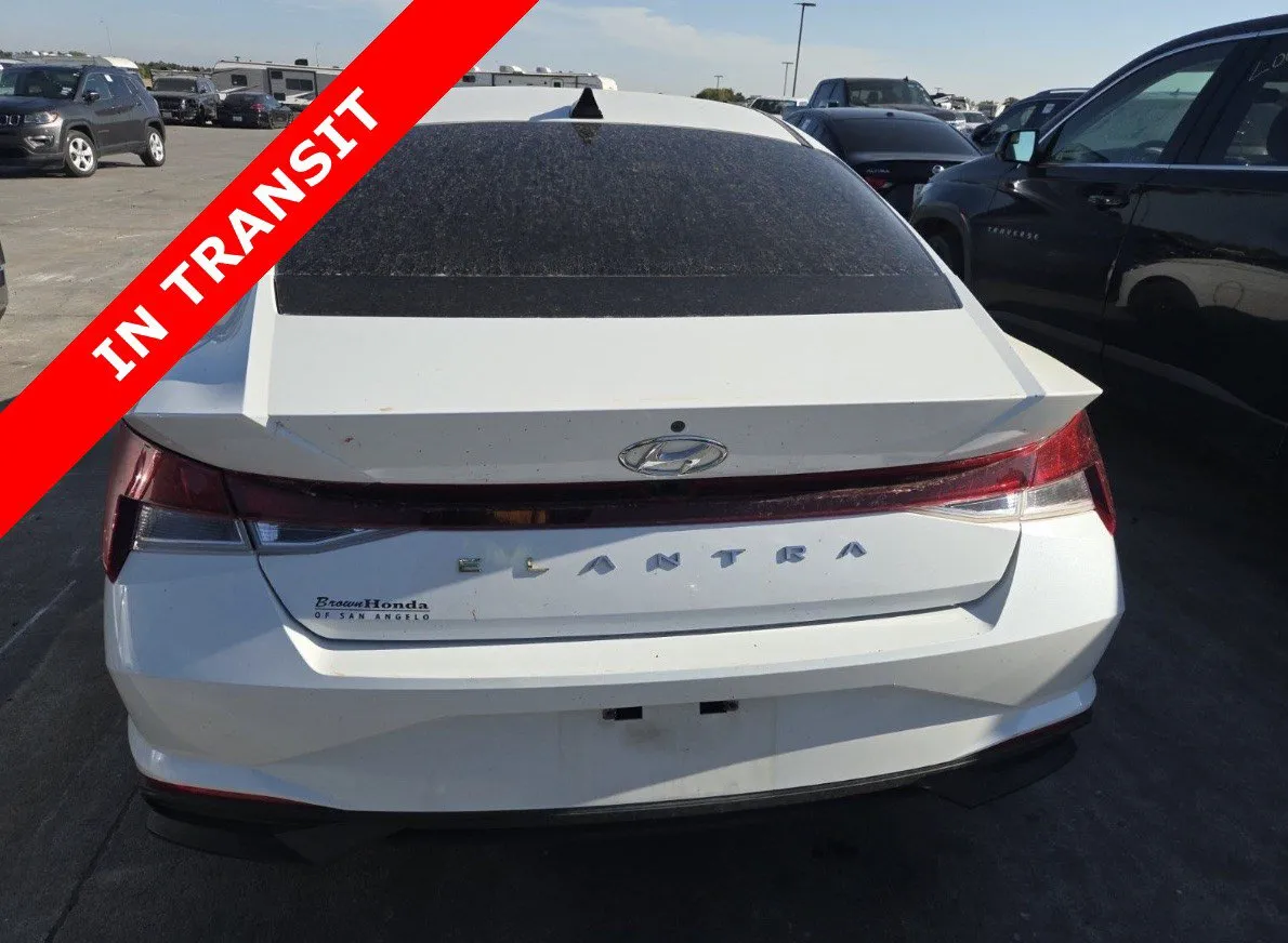 Hyundai Elantra photo 5