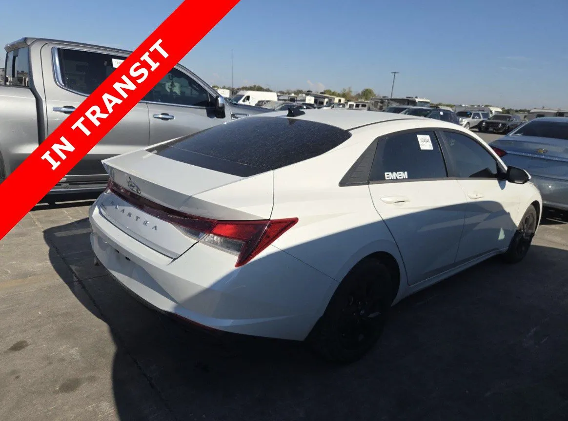 Hyundai Elantra photo 6